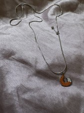 NEW ZOX ADJUSTABLE SILVER CHAIN WITH FOX TAIL PENDANT. FUN GIFT, COLLECTABLE