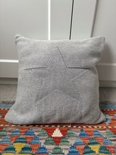 KNITTED SQUARE CUSHION  STAR