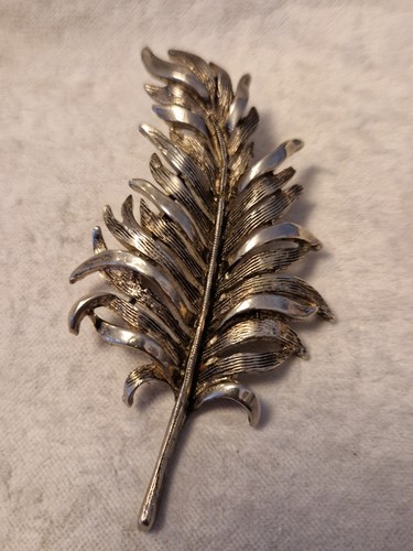 Vintage hollywood leaf brooch - vintage,