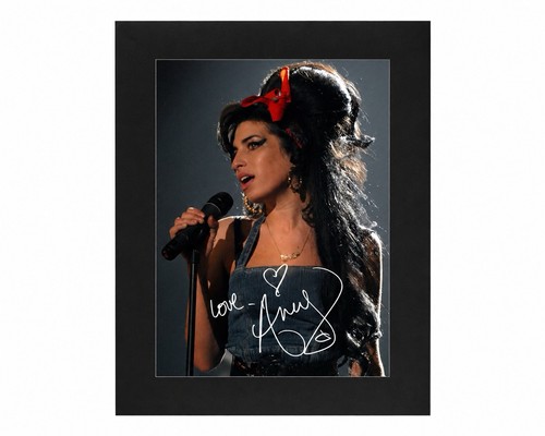 Amy winehouse signed autograph - winehouse,