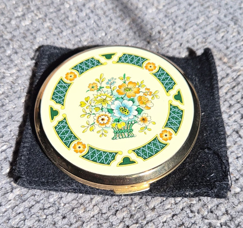 Vintage floral round - gold, tone
