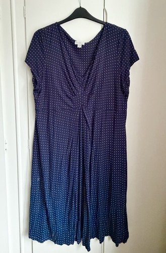 Lovely navy blue polka - blue,