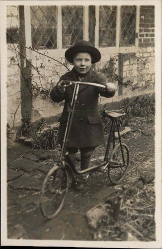 Cute little girl antique - cute,