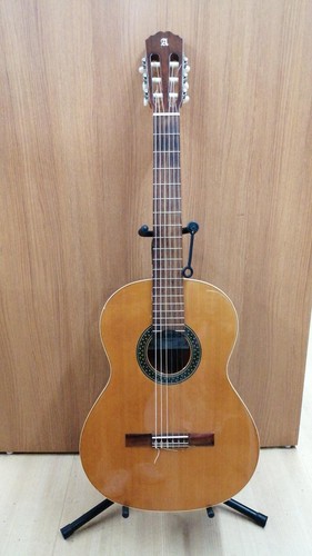 Alhambra classical guitar - classical,