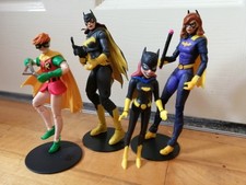 Batgirl figure bundle & robin