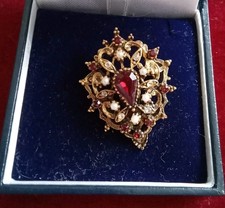 Vintage Gold Tone Pink Red Glass Faux Seed Pearl Brooch 