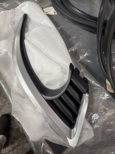Saab headlight surround - 95,