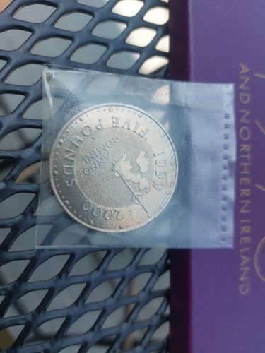 Royal mint 1999 - mint, £5