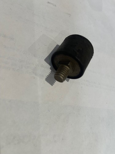 Johnson evinrude rubber mount - rubber,