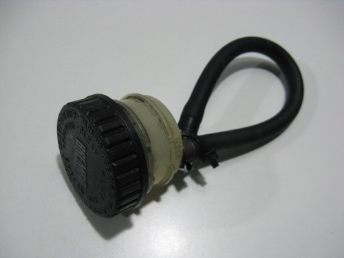 Brake fluid reservoir