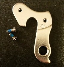 Derailleur hanger for Carrera