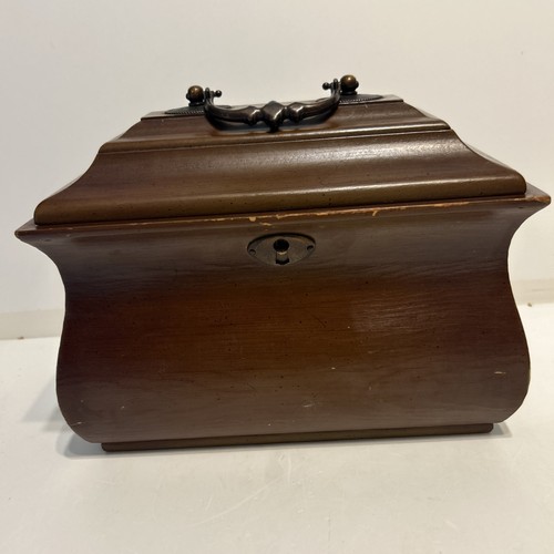 Vintage wooden bombe chest - wooden,