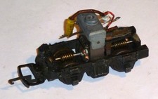 Triang OO Gauge Later Coupling Powered  Bogie Unit.