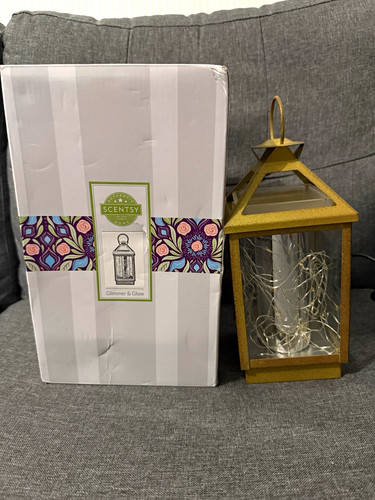 Scentsy glimmer glow - &, gold