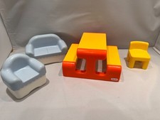 VINTAGE LITTLE TYKES MINIATURE DOLLS HOUSE FURNITURE TABLE BENCH CHAIRS SOFA