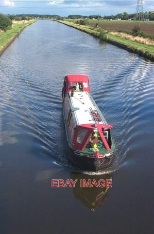 Photo narrow boat - a,