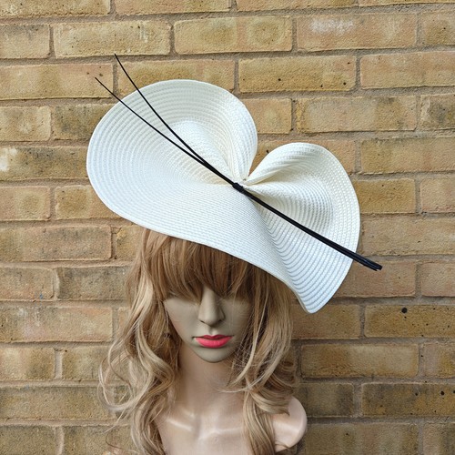 Ivory fascinator black ostrich - black,