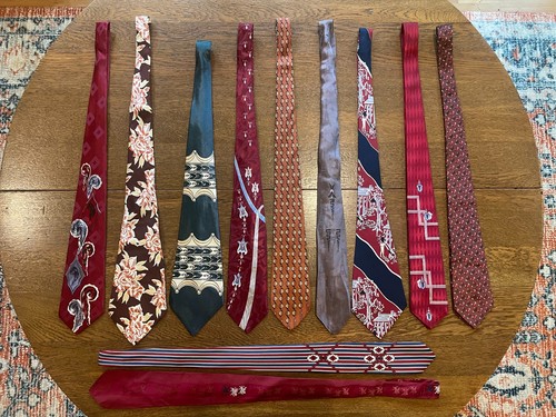 Eleven vtg neck - neck,