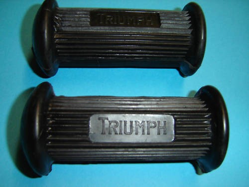 Pair triumph riders - of,