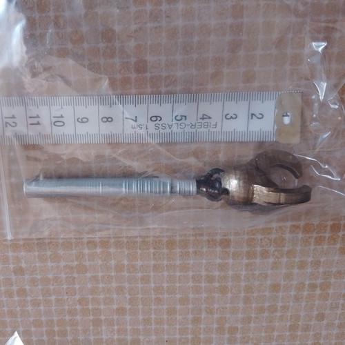 Claw arm for doctor - doctor, who