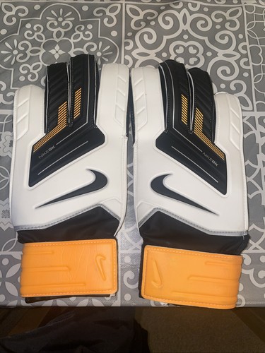 Nike goalkeeper gloves - nike,