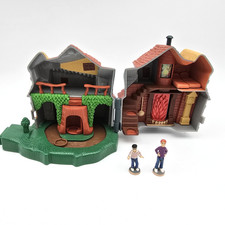 Harry Potter Weasley’s Burrow House Mini Playset with Figures by Mattel 2001