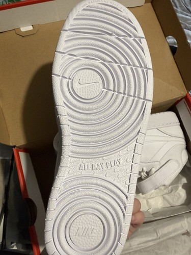Nike court borough mid - borough,