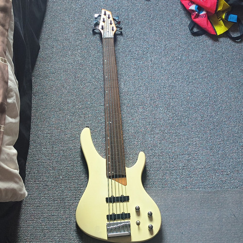 Washburn 600 string - washburn, xb-600
