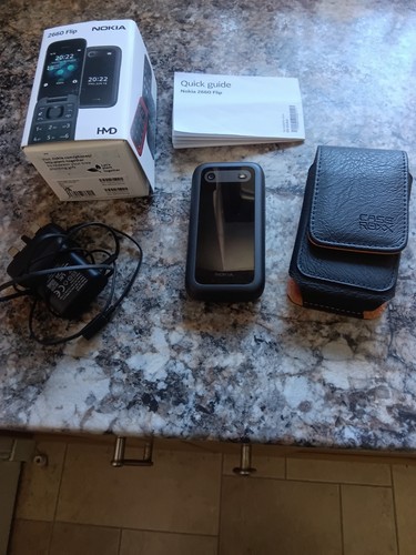 Nokia 2660 flip mobile phone - nokia,