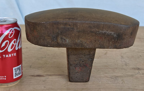 Vintage blacksmiths anvil - blacksmiths,