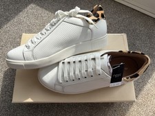 Women’s Next UK 4 Canvas