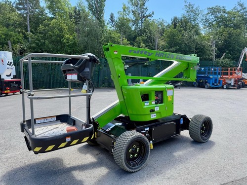 Cherry picker access platform - picker,
