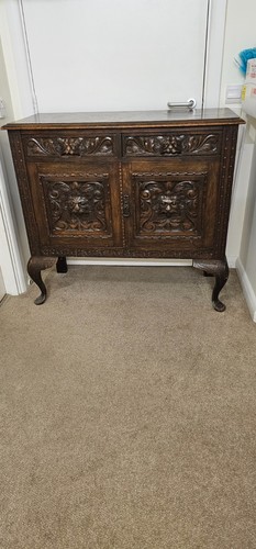 Hand carved solid oak - hand‑carved, green