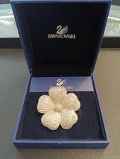 Vintage Retired Swarovski White Crystal Flower X-Large Pin Brooch J-22