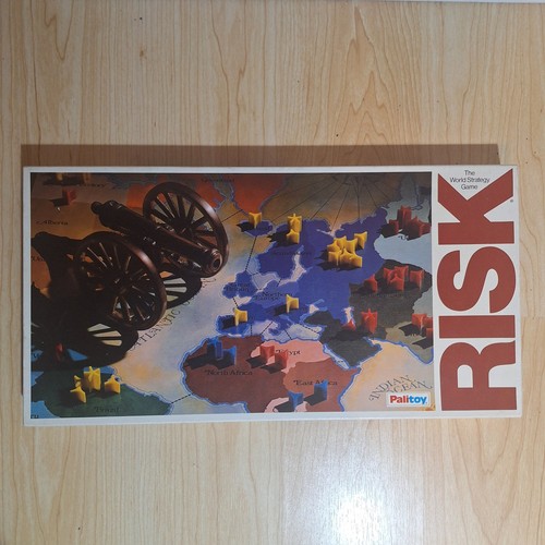 Risk the world conquest board - risk,