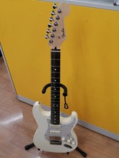 FENDER  Electric Guitar MODERN