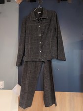 Suit Size 16 Grey Finn Karelia