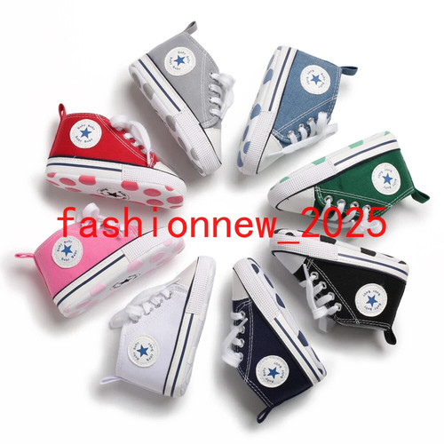 Newborn baby boy girl - boy,