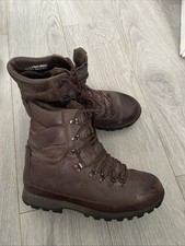 Altberg defender boots Uk 9M