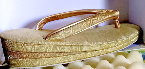 Japanese gold kimono slippers - gold,
