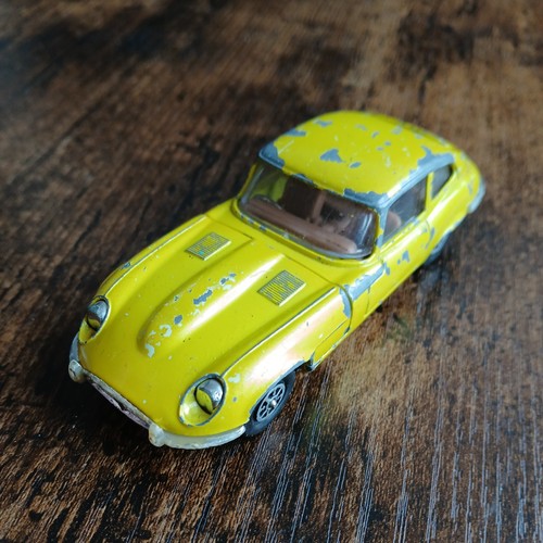 Corgi toys v12 type jaguar - v12,