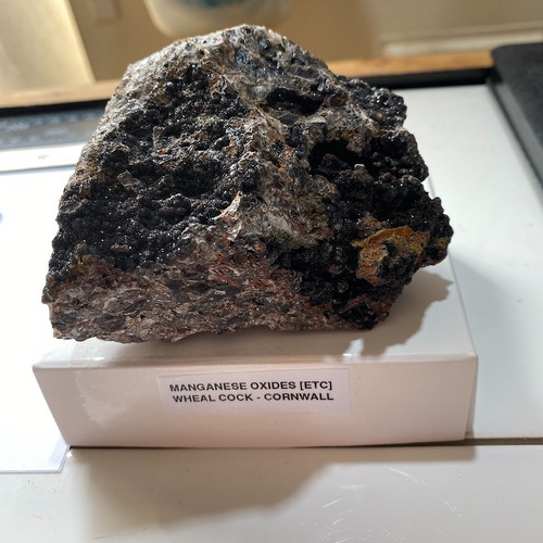 Rhodochrosite manganese oxides - rhodochrosite/manganese,