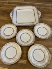 Wedgwood colonnade Gold Cake