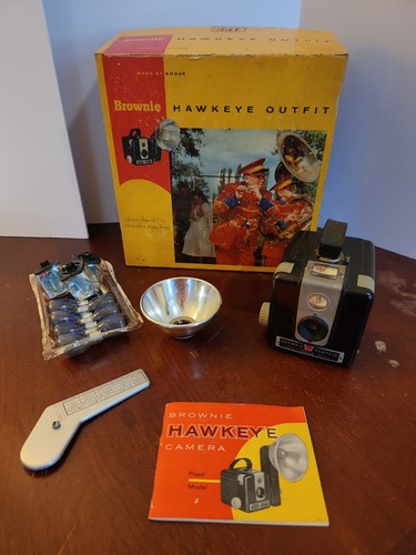 Kodak brownie hawkeye - hawkeye, outfit