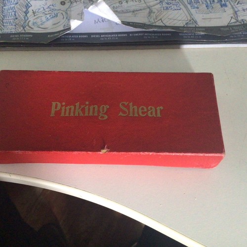 Pinking shears - pinking,