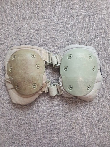 Blackhawk knee pads - blackhawk,
