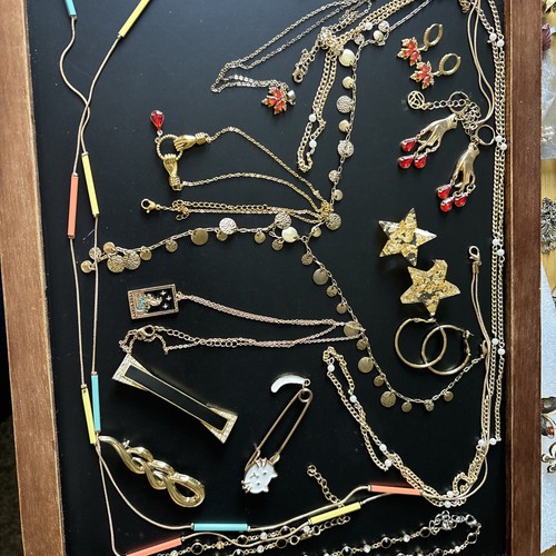 Vintage gold tone jewellery - vintage,