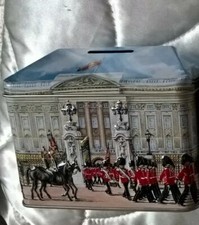 Biscuit Tin Royal Family Queen Elizabeth Buckingham Palace London Money Coin Box