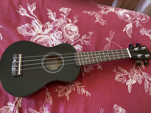 Soprano ukulele world - ukulele, by