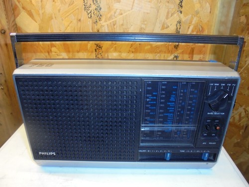 Philips 750 transistor radio - philips,